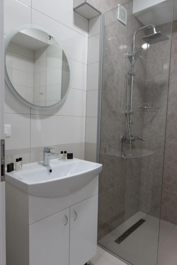 Serenity Downtown Apartments Ohrid Esterno foto