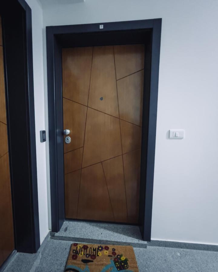 Serenity Downtown Apartments Ohrid Esterno foto