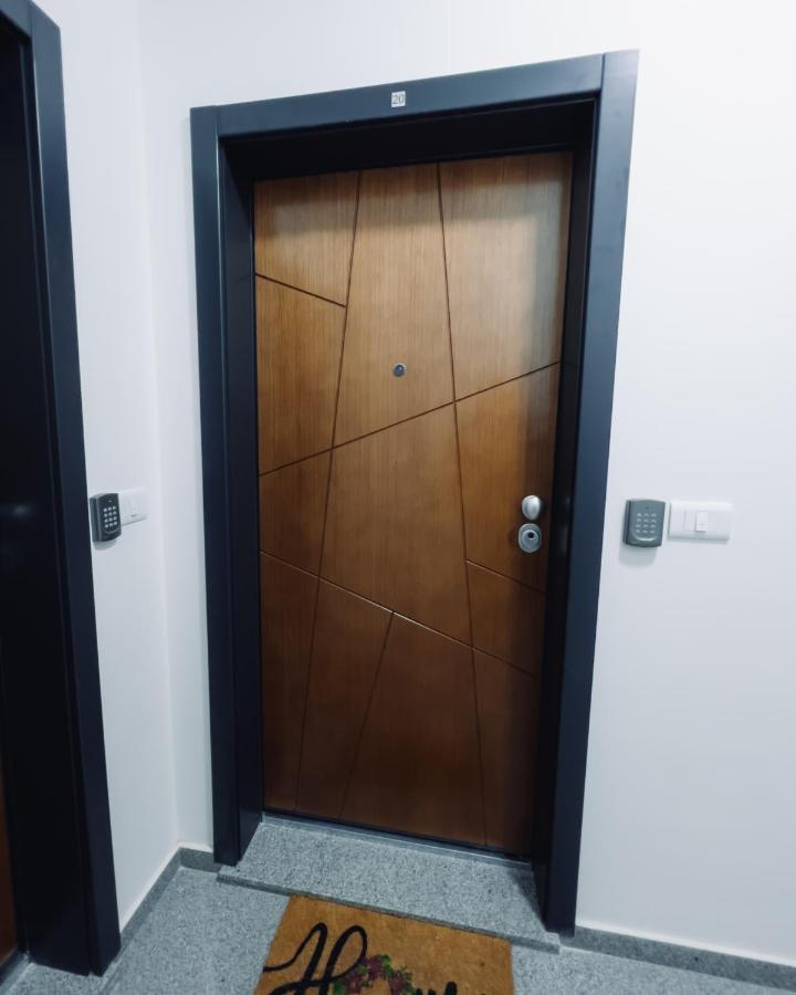 Serenity Downtown Apartments Ohrid Esterno foto
